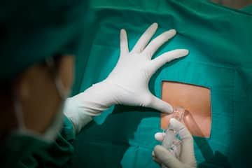 Spinálna anestézia pri cisárskom reze – skúsenosti, kontraindikácie a nežiaduce účinky