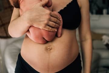 Stolica po prirodzenom pôrode a po sekcii. Glycerínové čípky pomôžu