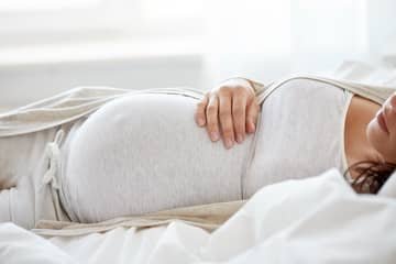 Spanie na bruchu v tehotenstve