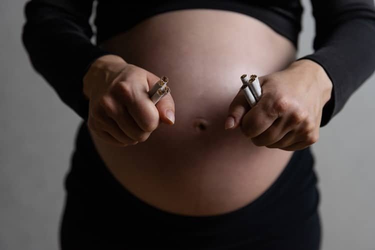 Fajčenie v tehotenstve škodí dieťaťu i matke