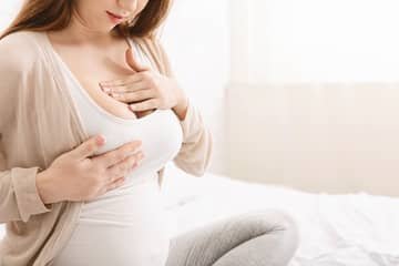 Kedy začínajú bolieť prsníky v tehotenstve?