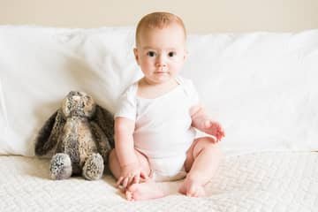 7-mesačné bábätko (dieťa) – vývoj, strava, spánok, cviky, hračky. Pozri, čo dokáže